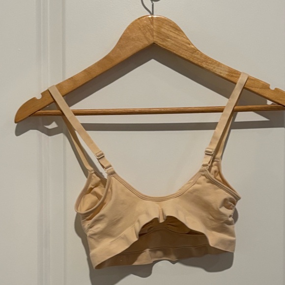 SKIMS Seamless Sculpt Bralette- Medium - Picture 4 of 5